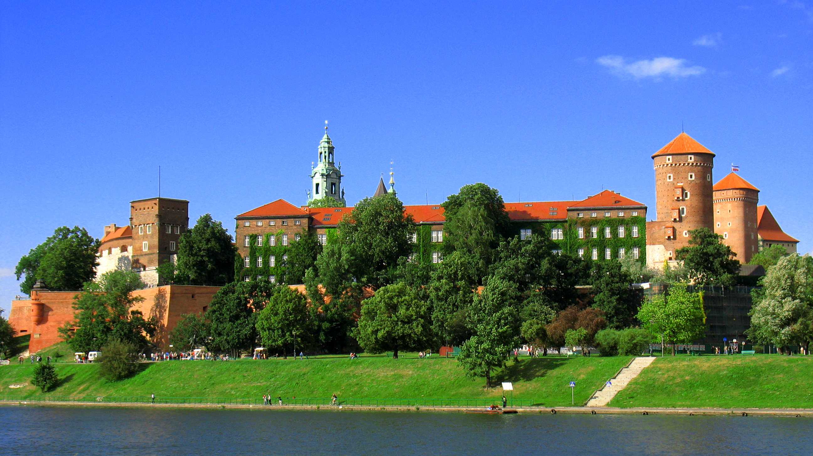 Wawel castle. Замок Вавель в Польше. Королевский замок в Кракове. Вавельский замок в Кракове. Краков Польша достопримечательности Вавельский замок.