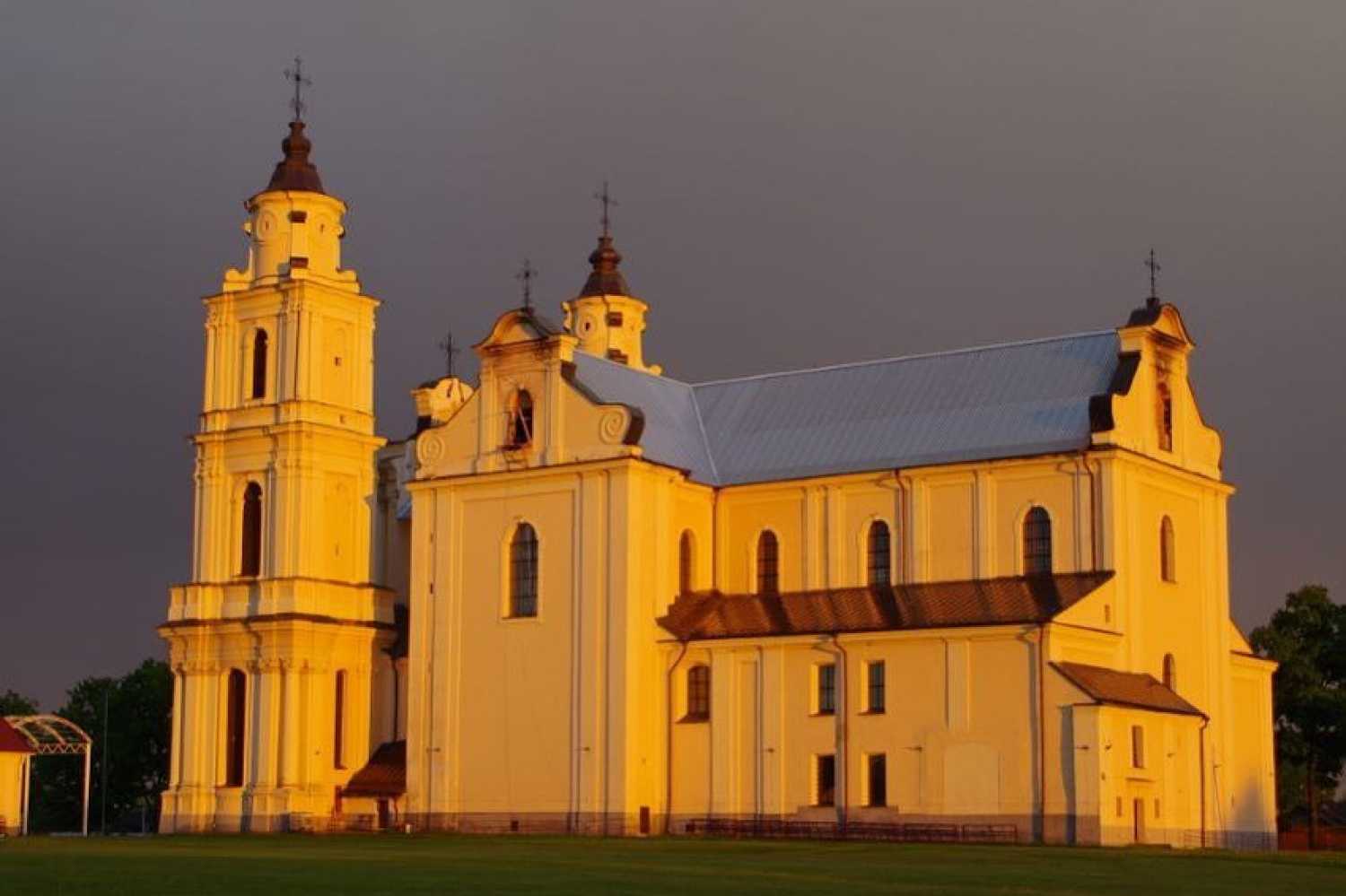 Костёл в Будславе фото