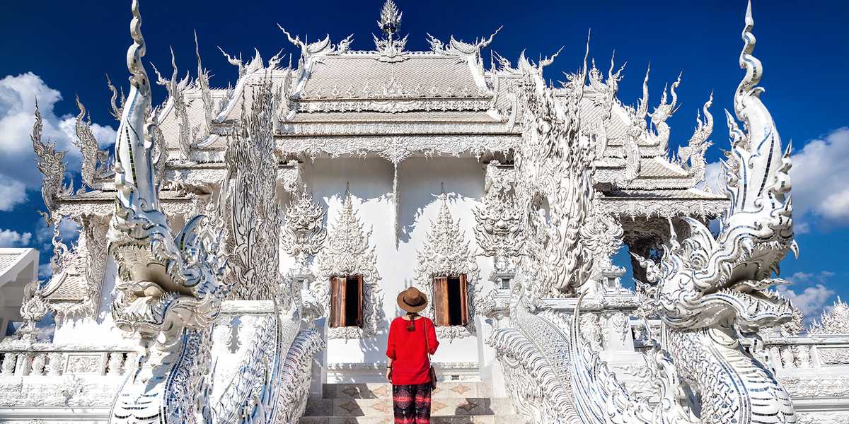 Белый храм (wat rong khun) в чианграи