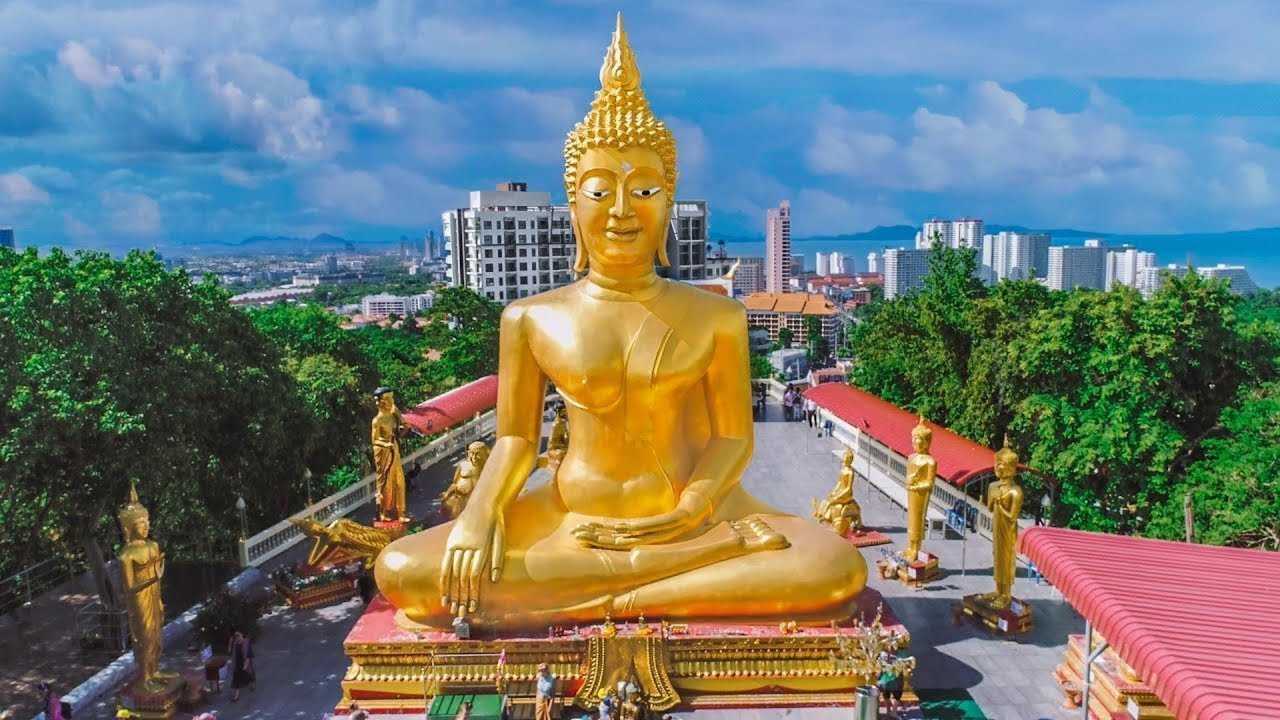 Статуя Будды в Тайланде Паттайя