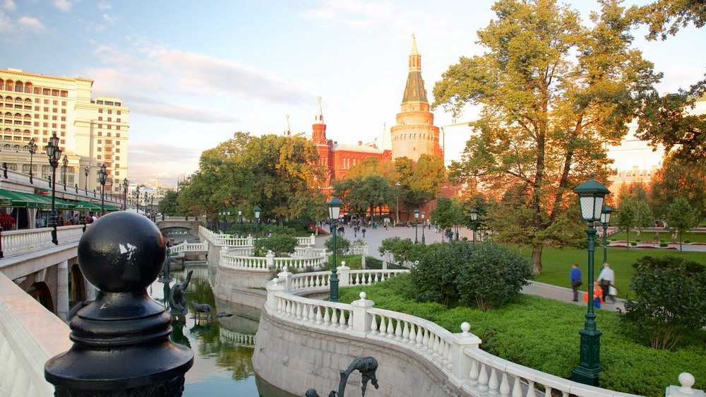 Сколько садов в александровском саду. Александровский сад Москва. Москва Александровский сад Александровский сад. Александровский парк Москва. Александрийский сад в Москве.