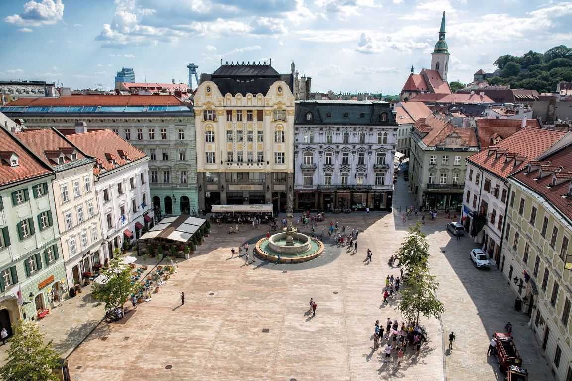 Словакия Братислава Центральная площадь
