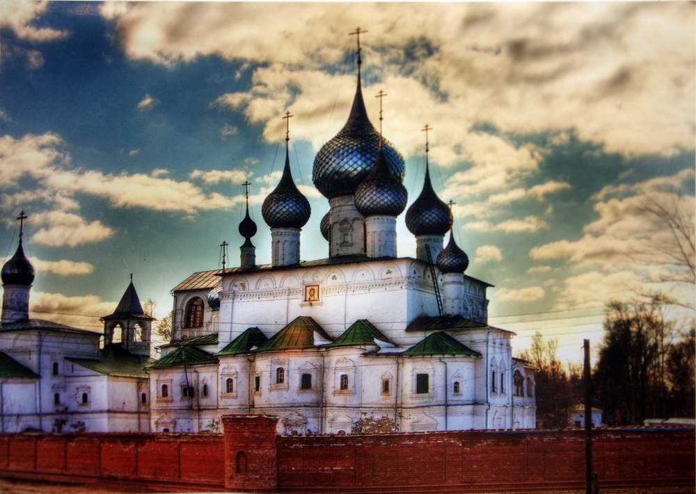 Воскресенский монастырь. Свято-Воскресенский монастырь Углич. Воскресенский Угличский монастырь Углич. Свято Воскресенский мужской монастырь Углич. Воскресенский собор Углич.