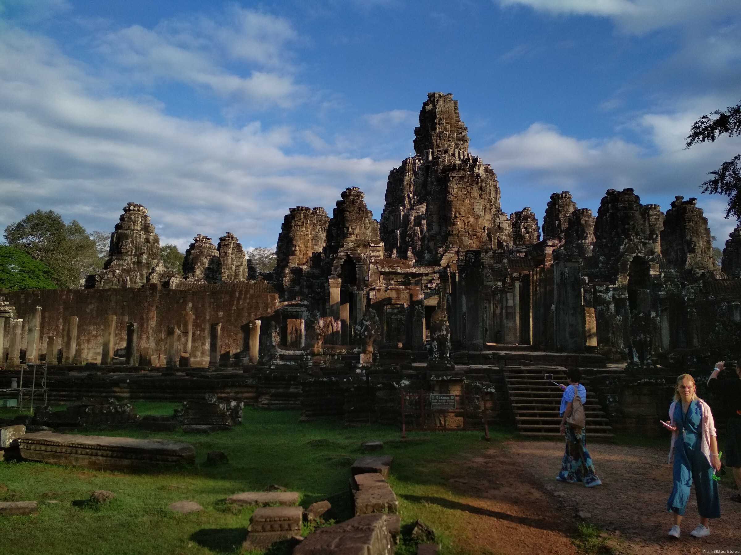 Бангкок камбоджа. Экскурсии в Ангкор ват и Паттайи. Паттайя Камбоджа экскурсии. Экскурсия в Камбоджу из Паттайи. Поездка из Тайланда в Ангкор-ват Камбоджа.