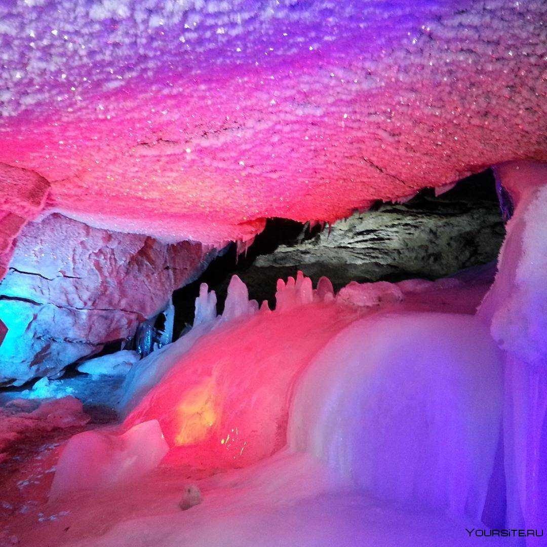 Кунгурская ледяная пещера - озера, гроты, фотографии туристов