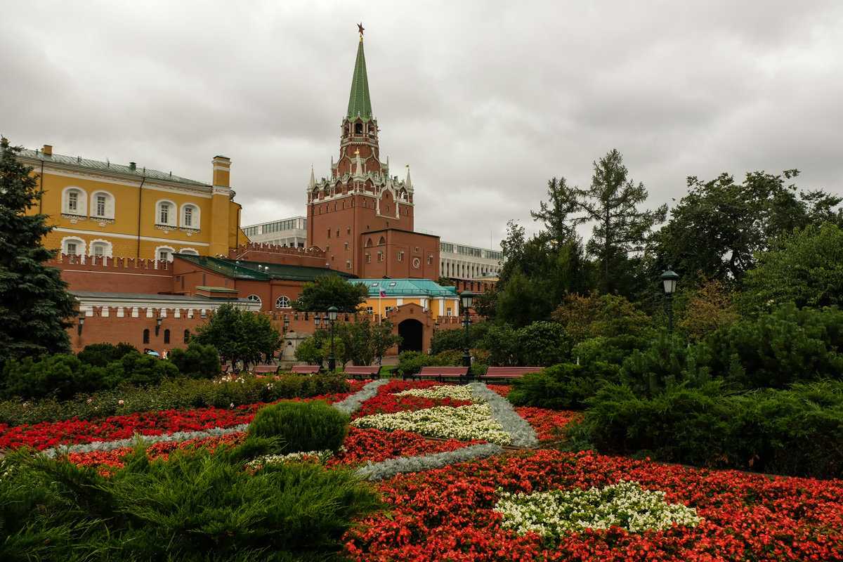 красивые сады в москве