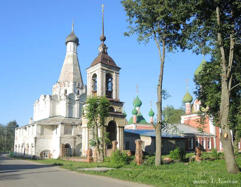 Церковь петра митрополита. Церковь Петра митрополита Переславль-Залесский. Шатровая Церковь Переславль Залесский. Церковь во имя митрополита Петра в Переславле Залесском. Церковь Святого Петра митрополита Переславль Залесский.