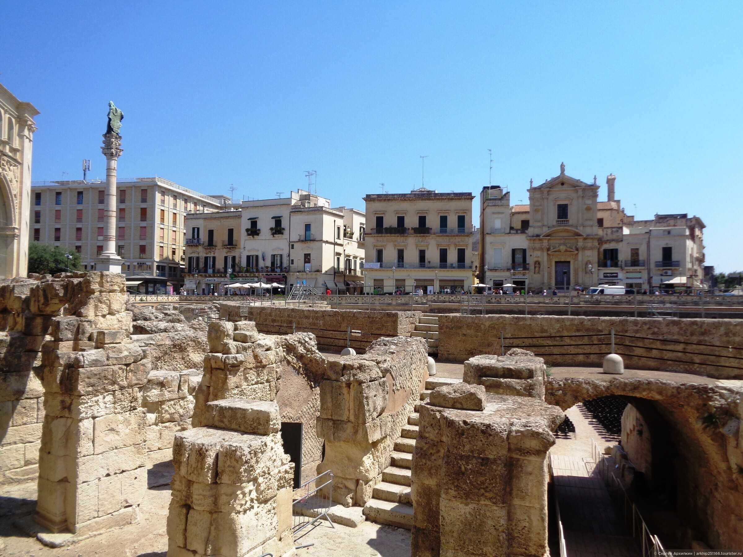 Лечче. Лечче город в Италии. Город Lecce в Италии. Lecce Италия достопримечательности. Лечче Барокко.