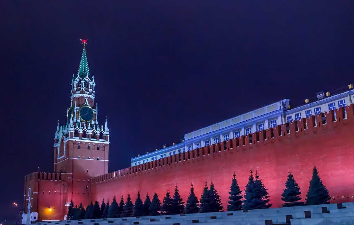 Что посмотреть туристу на территории московского кремля?
