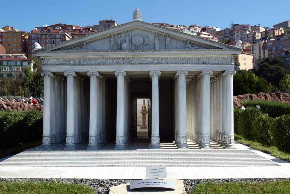 храм артемиды в эфесе внутри