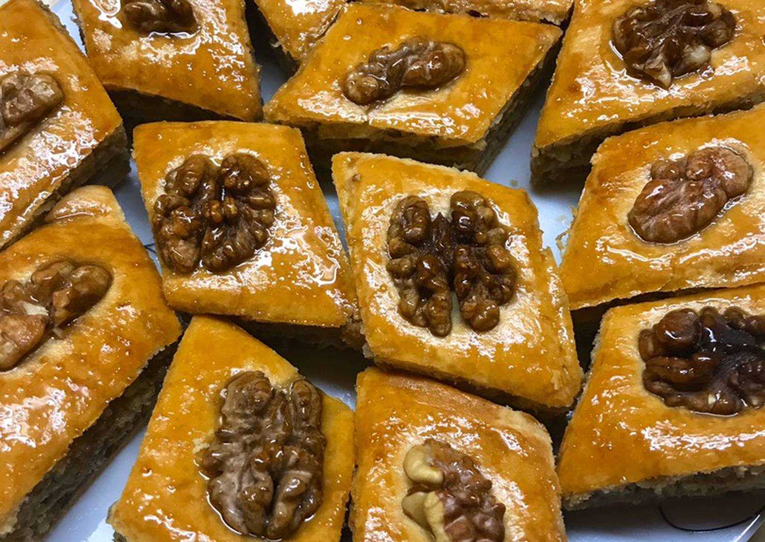 Пахлава с грецким орехом и медом рецепт в домашних условиях фото пошагово