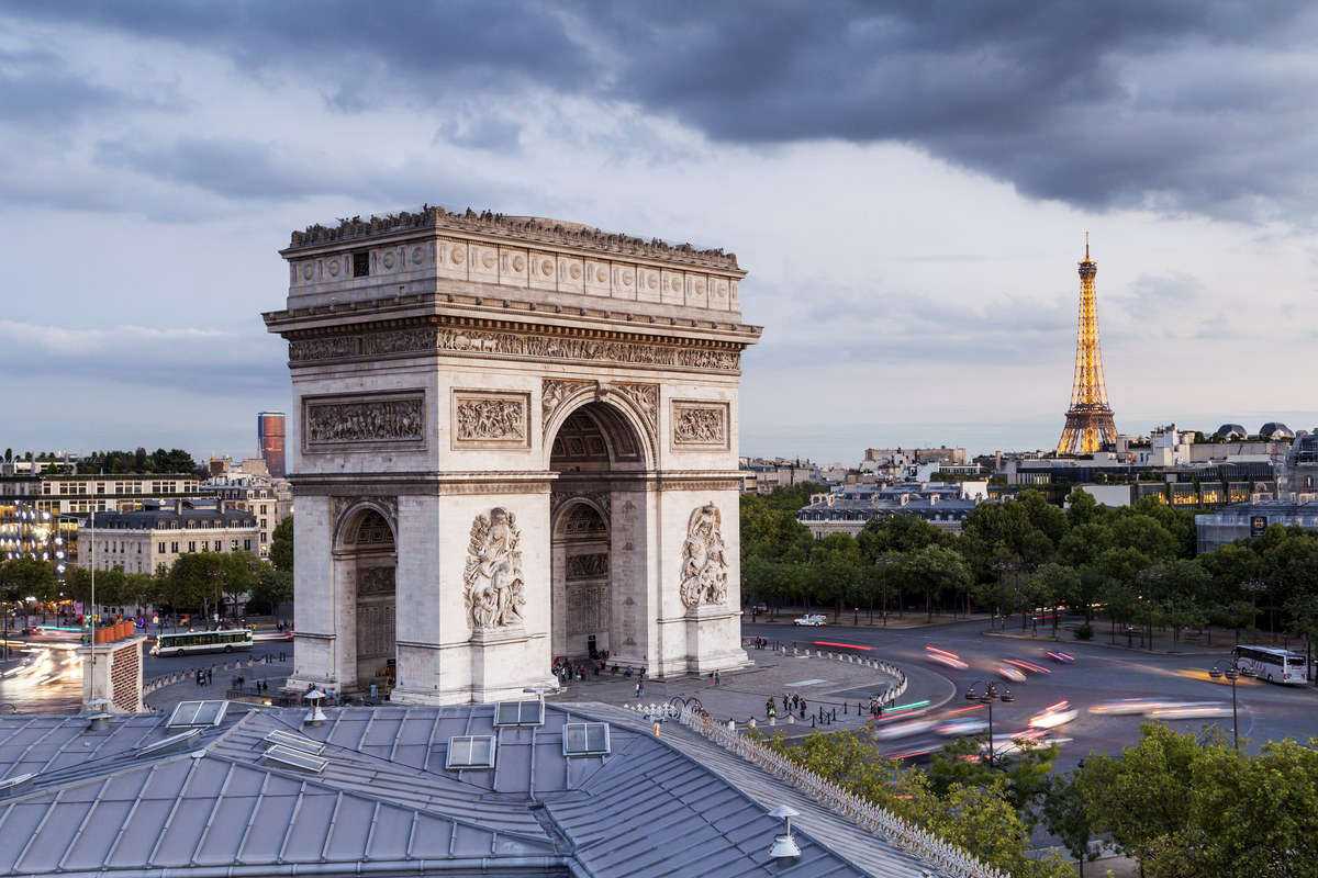 Триумфальная арка в париже – символ величия и славы. фотографии