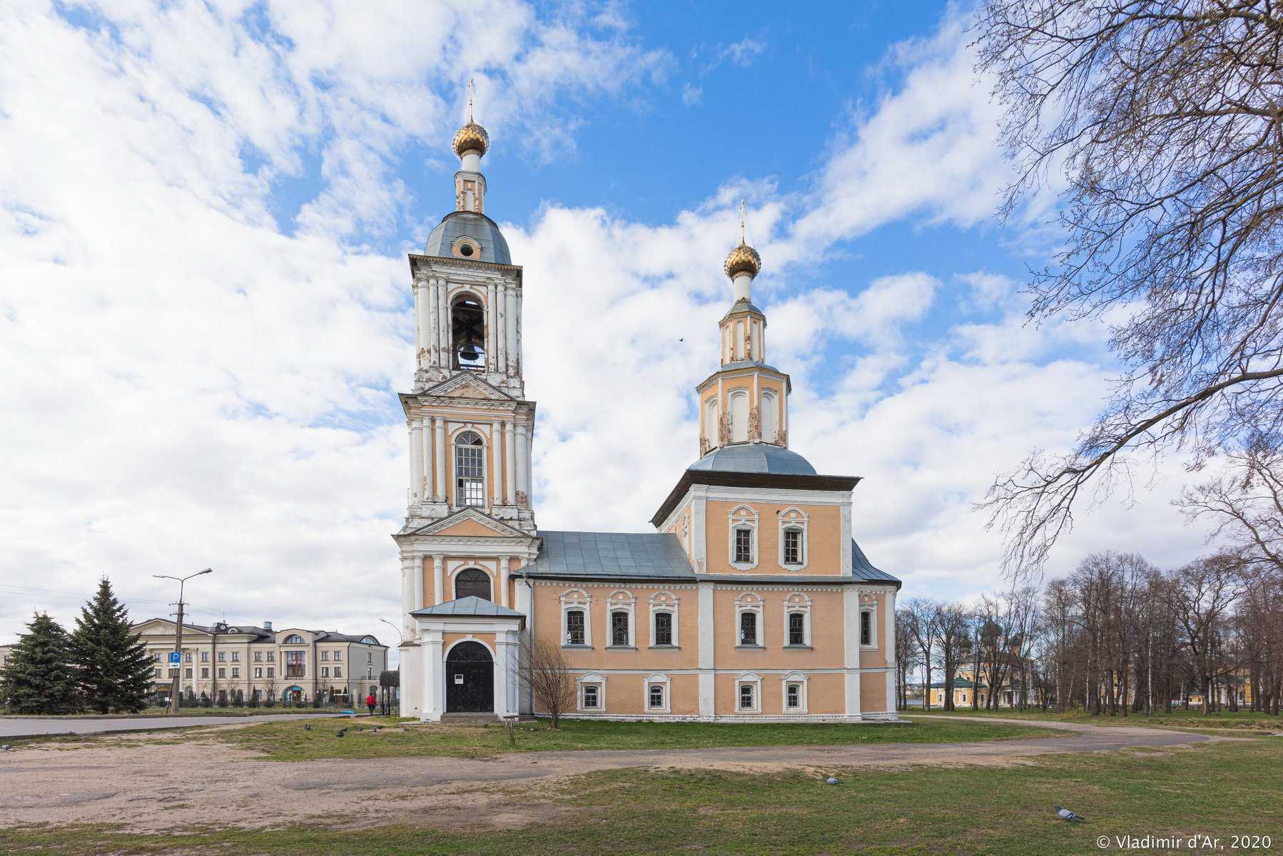 Верхнее мячково храм рождества. Казанская Церковь Углич. Храм Казанской Божьей матери в Угличе. Храм Казанской иконы Божией матери Углич. Церковь Рождества Богородицы (Кузовлево).