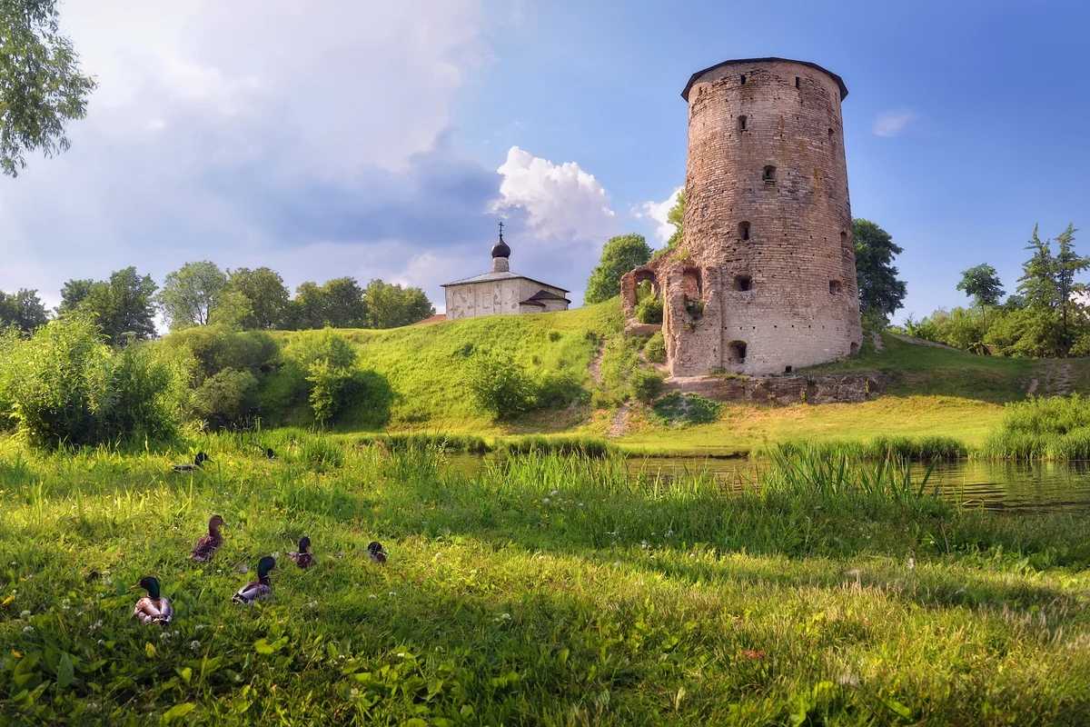 Фото гремячей башни в пскове