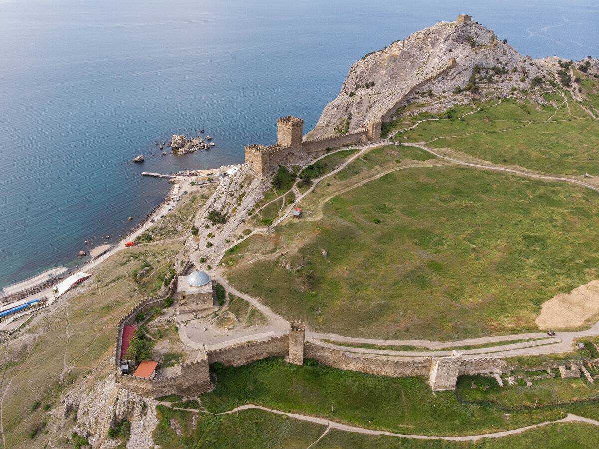 Генуэзская крепость Феодосия вид сверху
