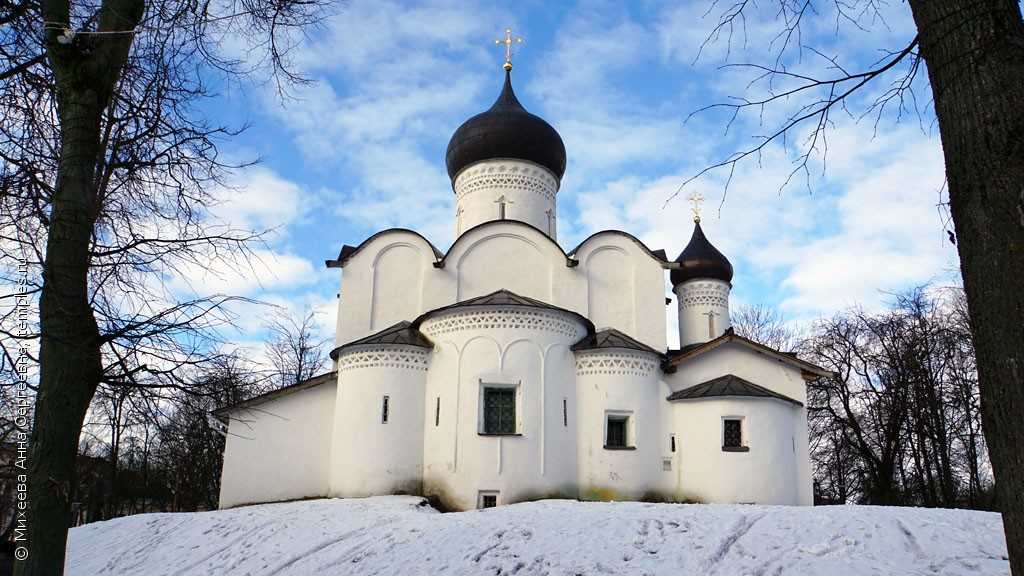 Церковь василия на горке. Церковь Василия Великого на Горке в Пскове. Церковь Василия на Горке 1413.