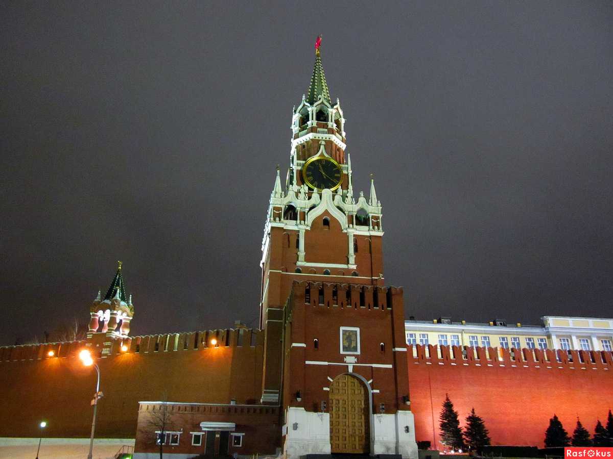 Вид спасской башни кремля фото