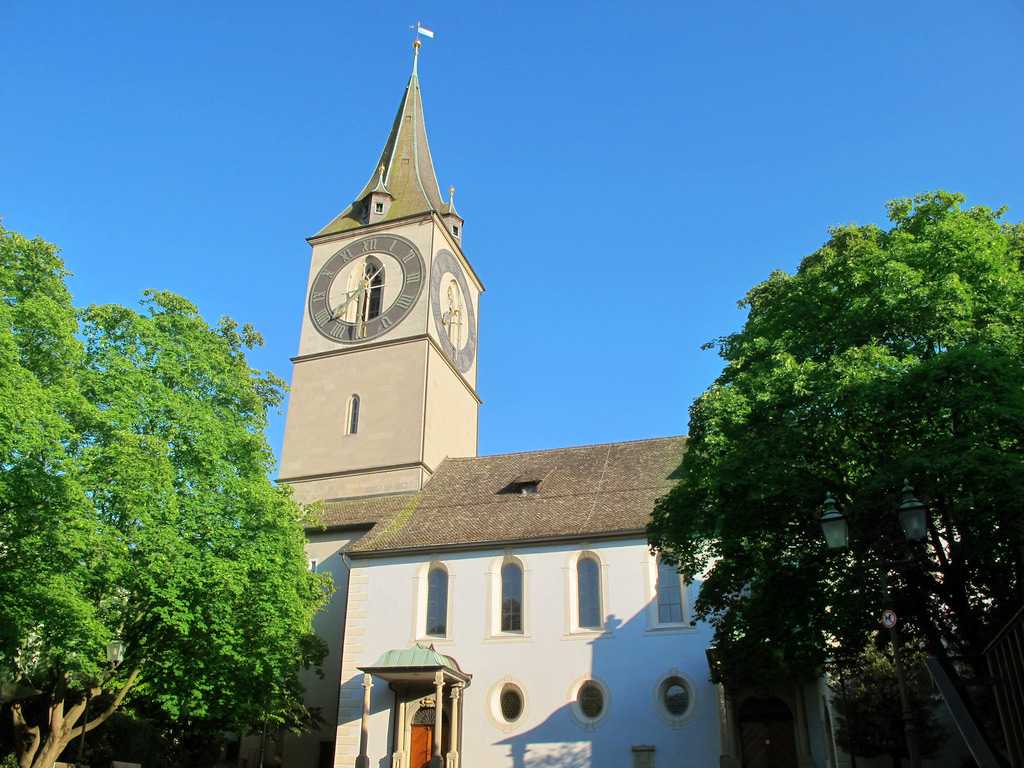 Церковь святого петра. Церковь Святого Петра в Цюрихе Швейцария. Die St. Peter Kirche Цюрих. Цюрих достопримечательности Церковь Святого Петра. Церковь Святого Павла в Швейцарии Цюрихе.