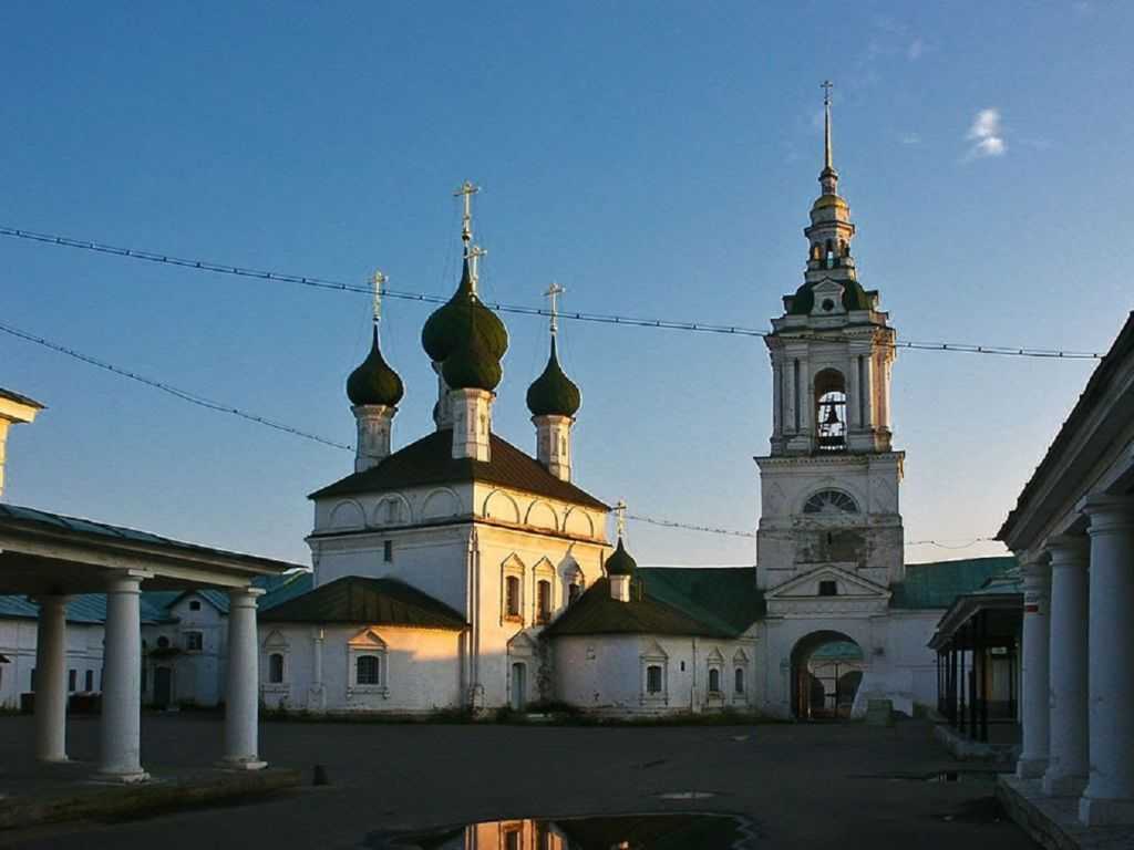 Храмы костромы. Церковь Спаса Нерукотворного Кострома. Храм Спаса в рядах Кострома. Церковь Спаса Всемилостивого в рядах Кострома. Церковь Спаса Кострома Церковь в рядах.