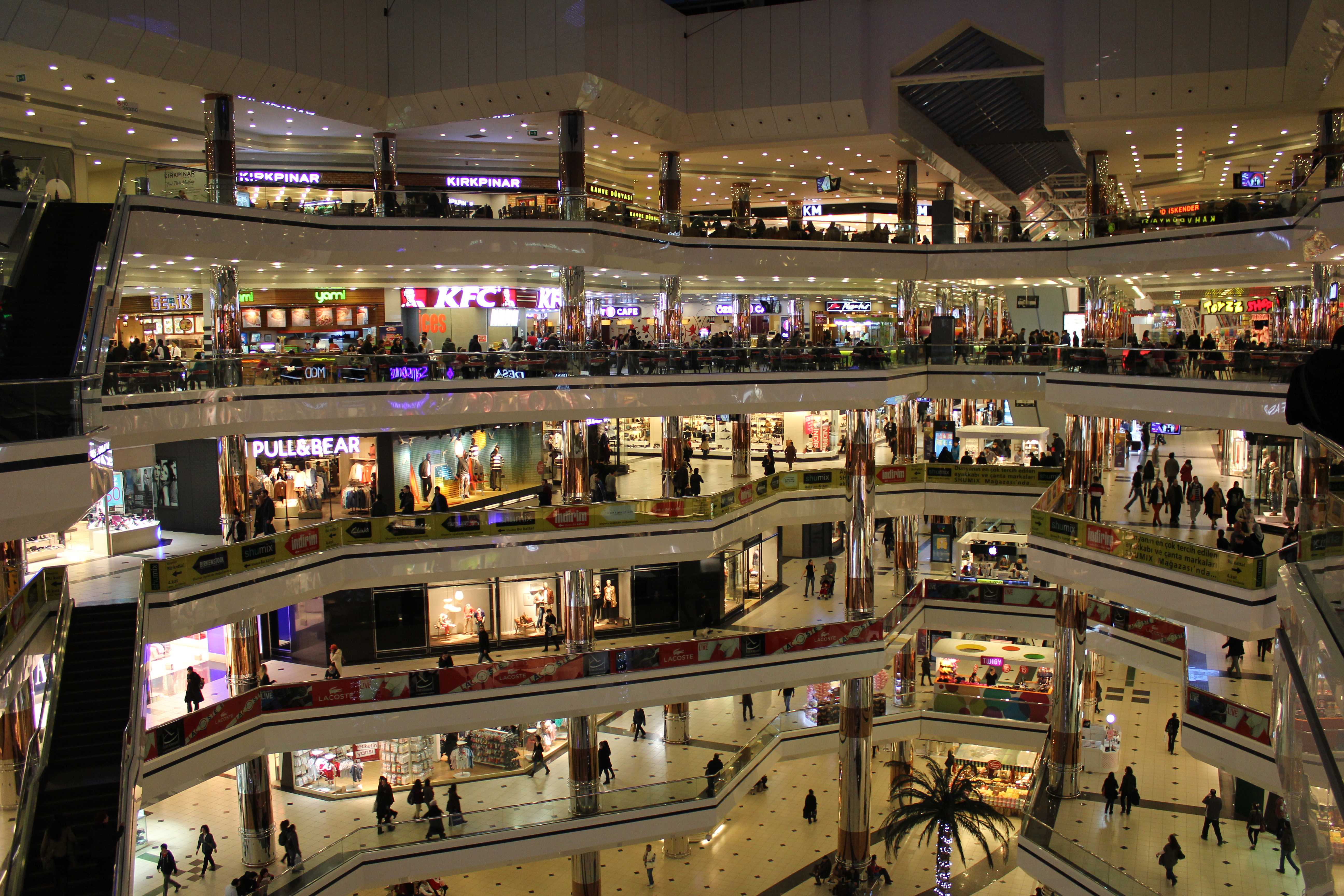 There are shops in the city. Джевахир торговый центр Стамбул. Джевахир торговый центр Стамбул магазины. Торговый центр Mall of Istanbul - Стамбул. Самый большой торговый центр в Стамбуле Istanbul Cevahir.