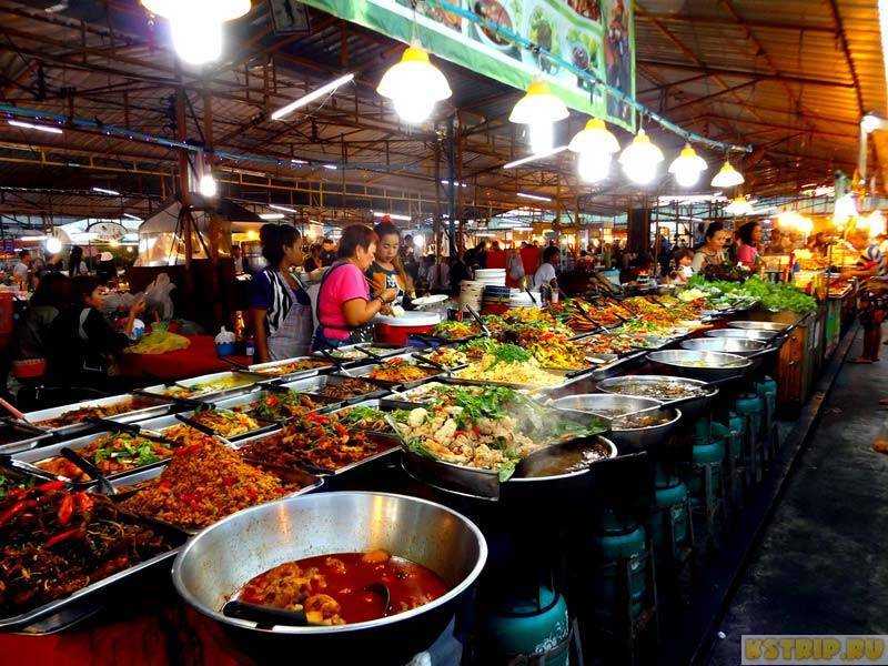 Ночной рынок тепразит. Ночной рынок в Паттайе на Тепразит. Паттайя рынок Джомтьен. Ночной рынок Джомтьен. Тайланд рынок Тепразит Паттайя.
