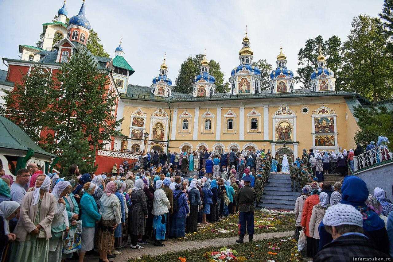 Псково Печерская Лавра