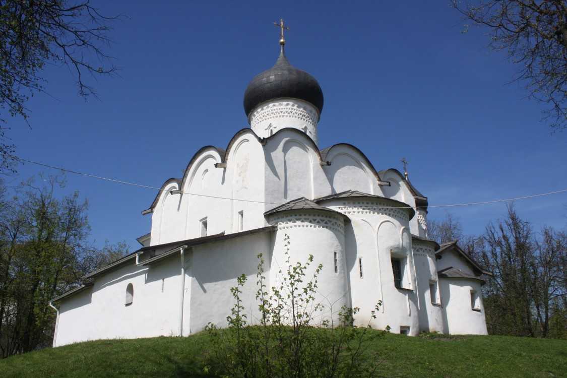 Церковь василия. Церковь Василия на Горке 1413 г Псков. Храм Василия Великого Псков. Храм Василия Великого на Горке Псков. Церковь Василия с горки в Пскове.