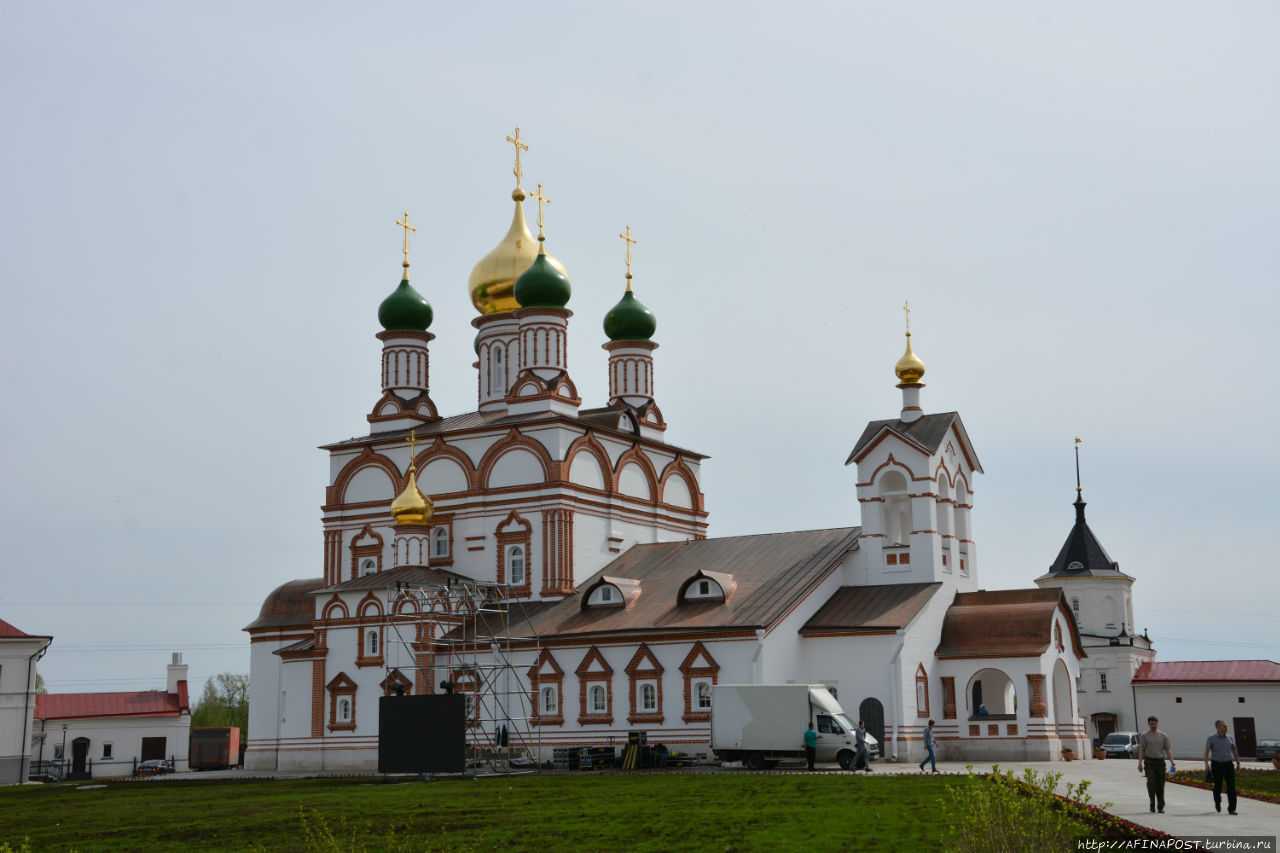 Монастырь герои. Троице-Сергиев Варницкий монастырь. Свято Троицкий Варницкий монастырь Ростов. Родина Сергия Радонежского Варницы. Троице Сергиев Варницкий монастырь в Ростове Великом.