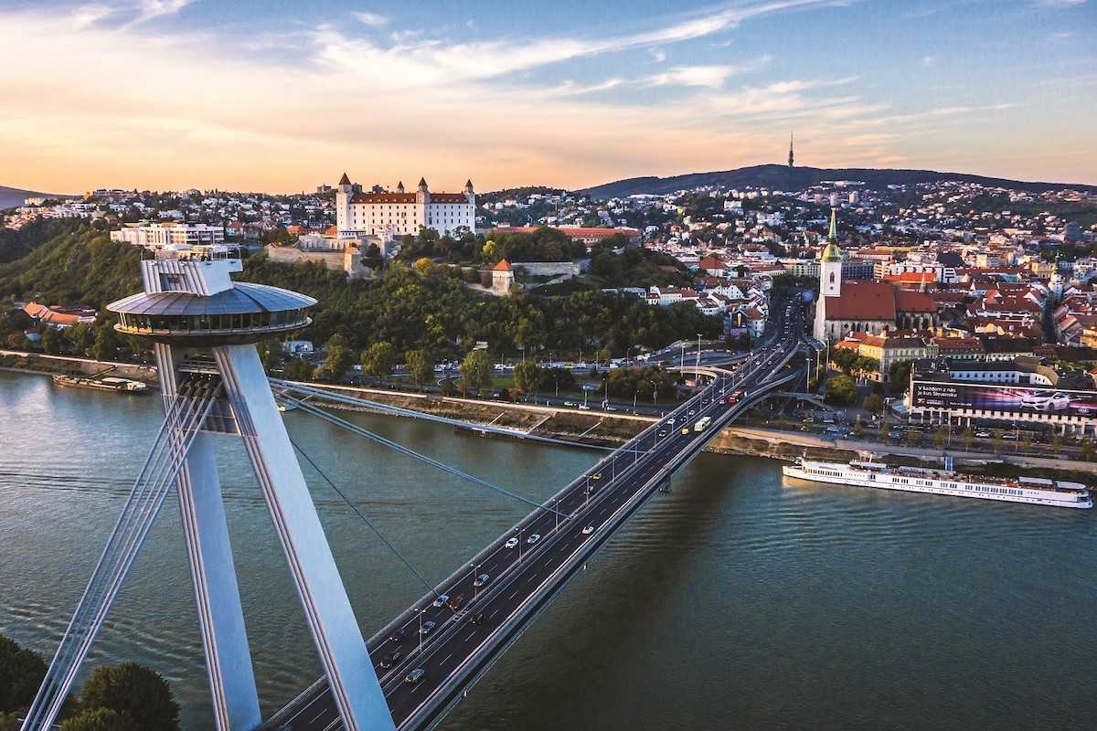 Мост СНП Братислава