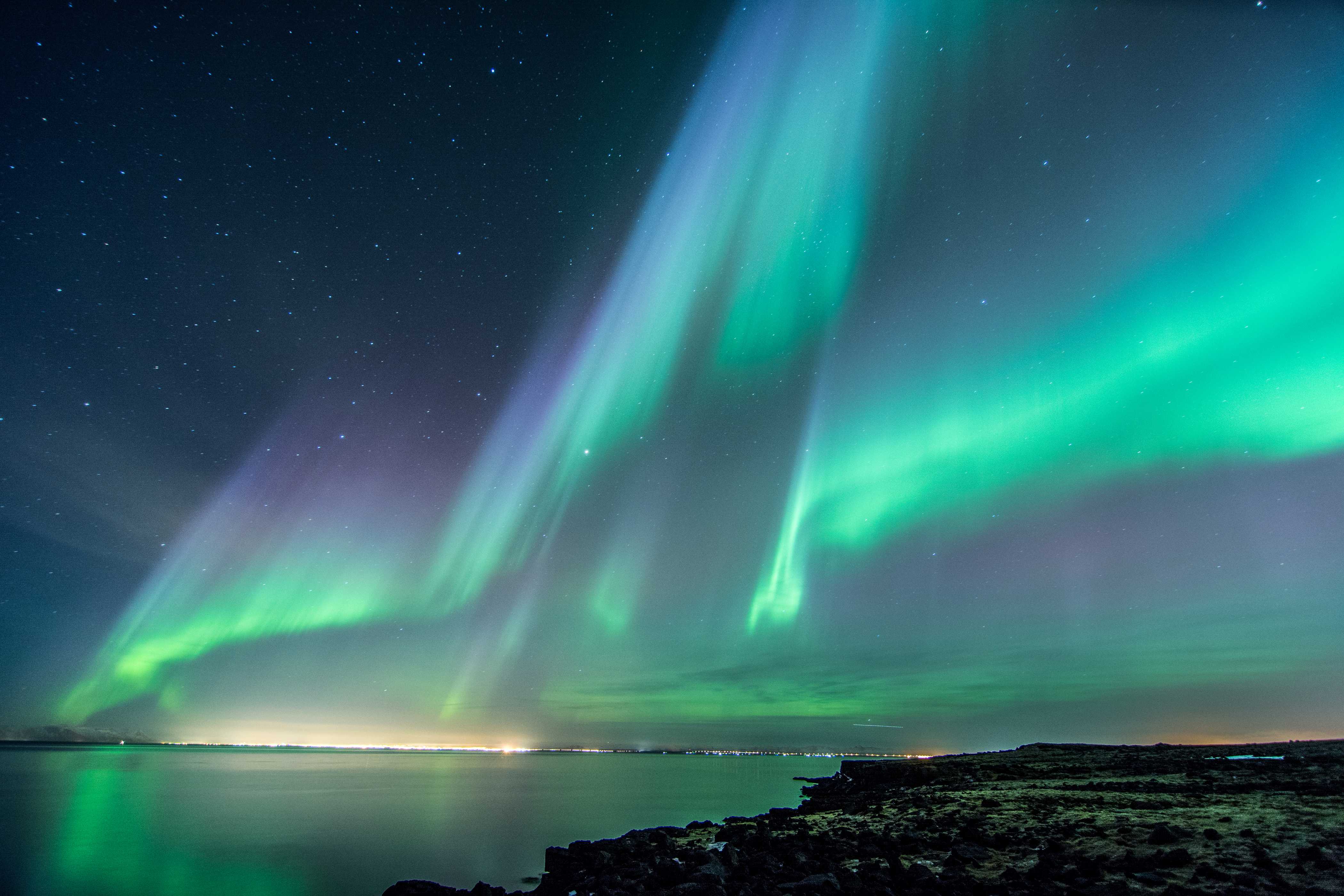 Динамическое явление. Aurora Borealis Северное сияние. Териберка Северное сияние. Лучистое полярное сияние.